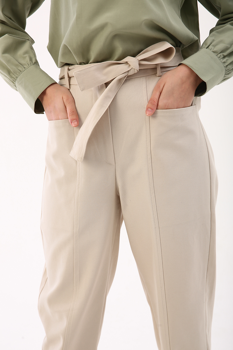 Paça Düğme Detaylı Bel Lastikli Kuşaklı Pantolon