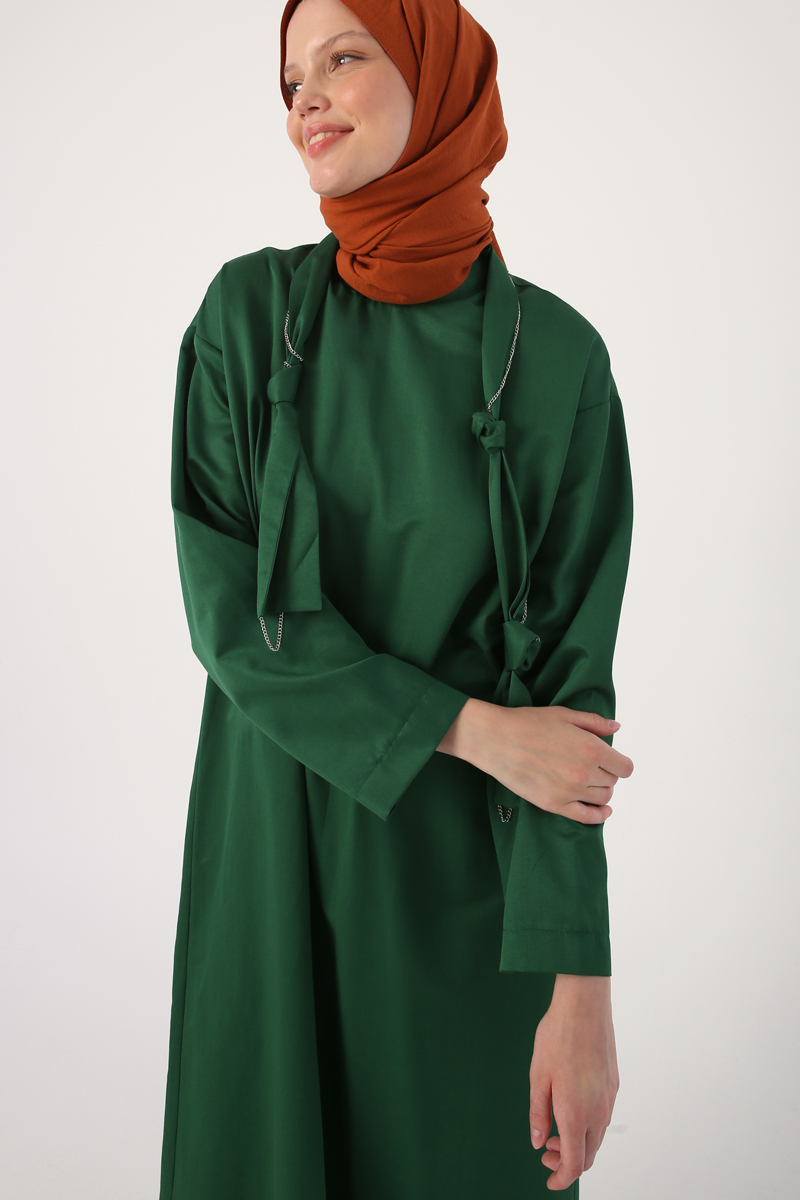 Knotted Collar Long Tunic with Chain